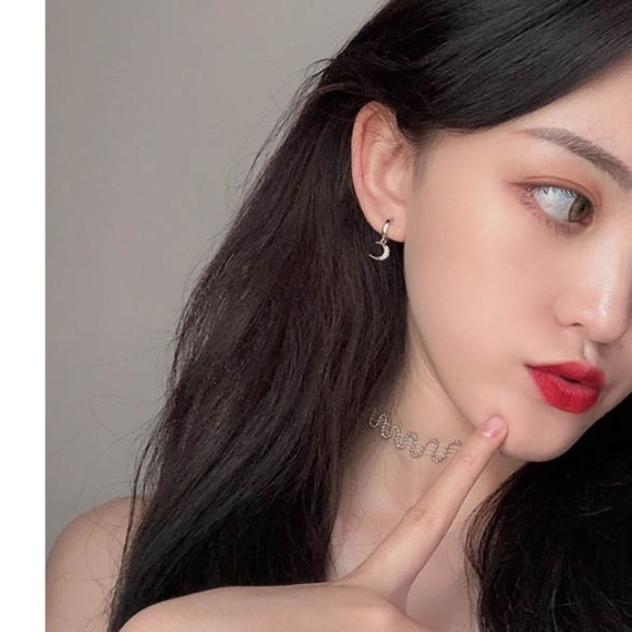 Last one Moon Star Huggie Earrings - Picture 5 of 8